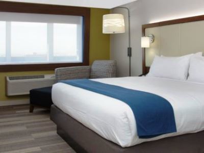 Holiday Express & Arpt Elvis Presley Blv By Ihg 3* Memphis