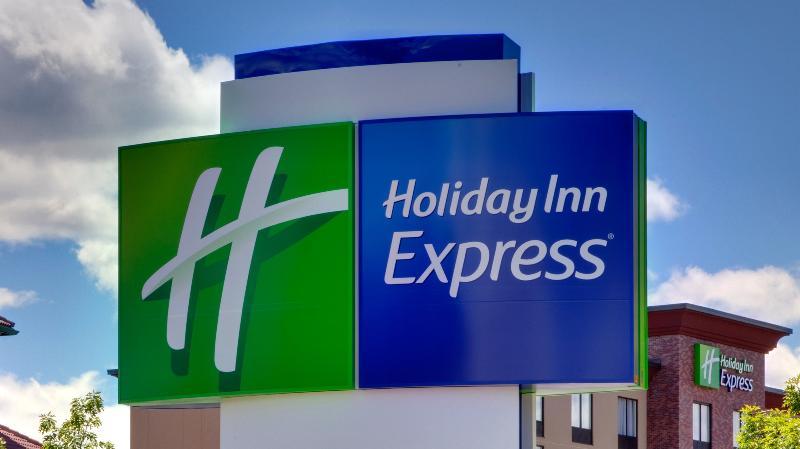 Holiday Express & Arpt Elvis Presley Blv By Ihg 3* Memphis